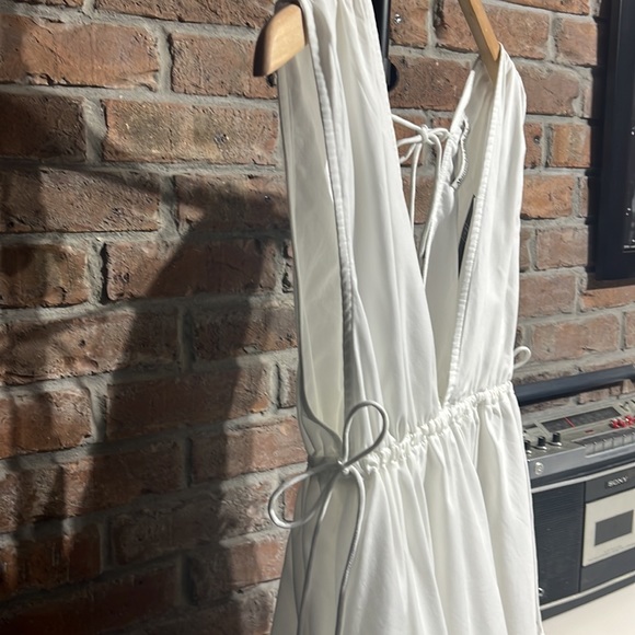 Abercrombie and Fitch white dress - Picture 5 of 16